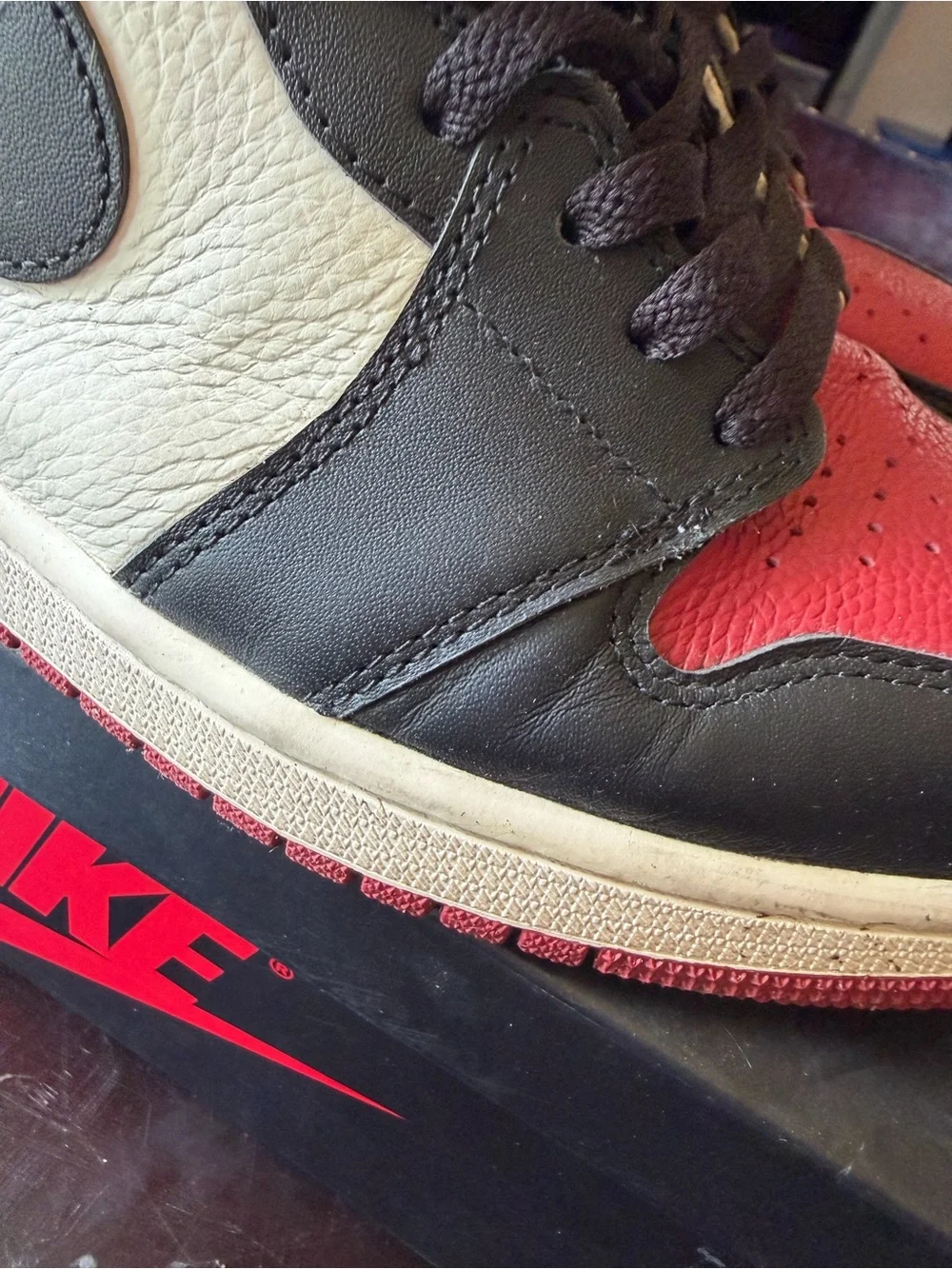 Nike Air Jordan 1 High OG - White / Black / Red